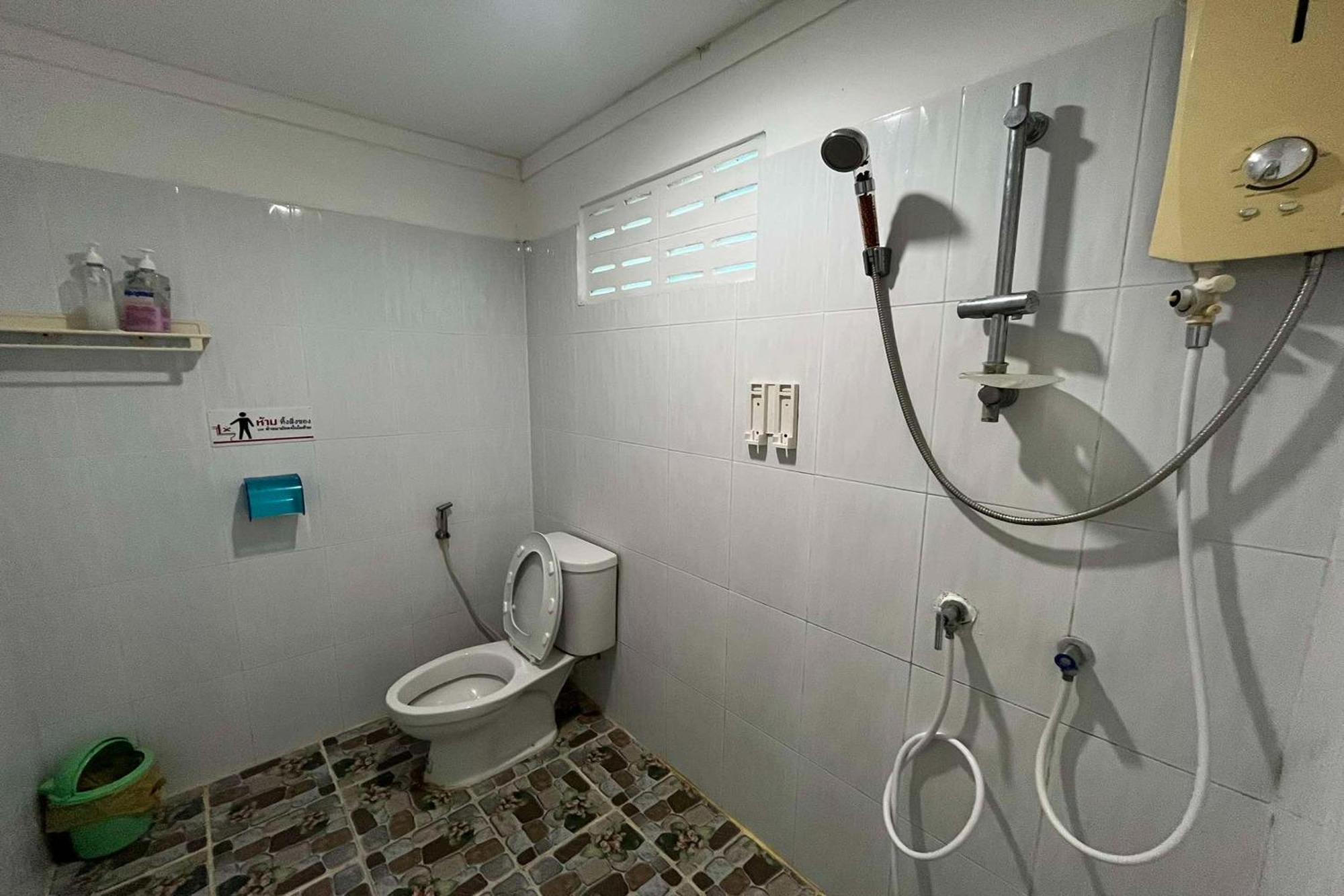 Ruai Thong Pong Pai Hotel Bangkok